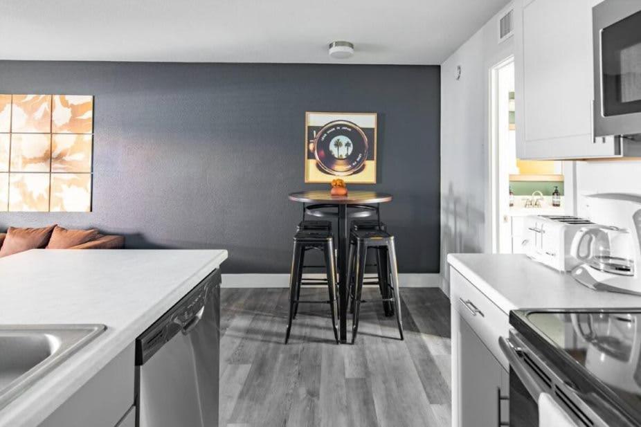 Gorgeous Cozysuites In Camelback With Pool Parking Phoenix Exteriér fotografie