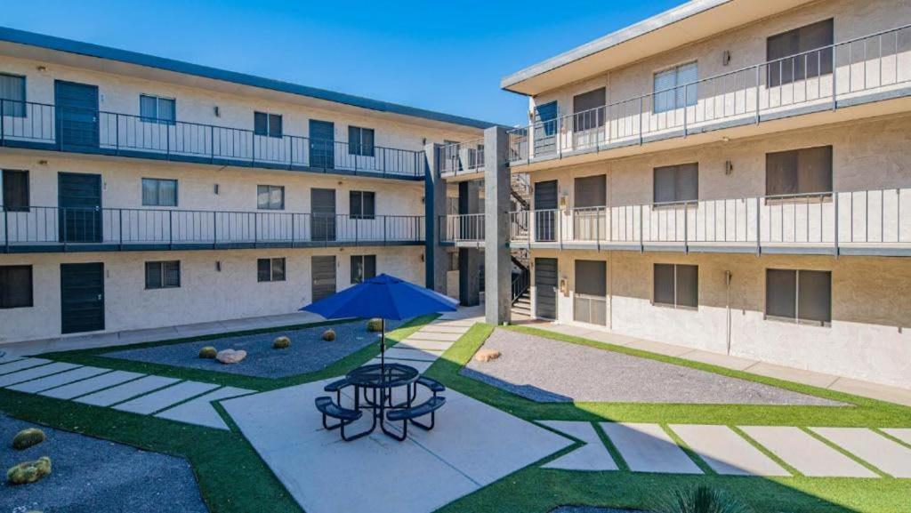 Gorgeous Cozysuites In Camelback With Pool Parking Phoenix Exteriér fotografie